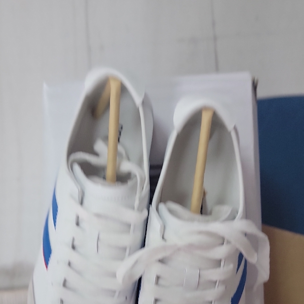 Nike White and Blue Men's Sneakers - Picture 7 of 7